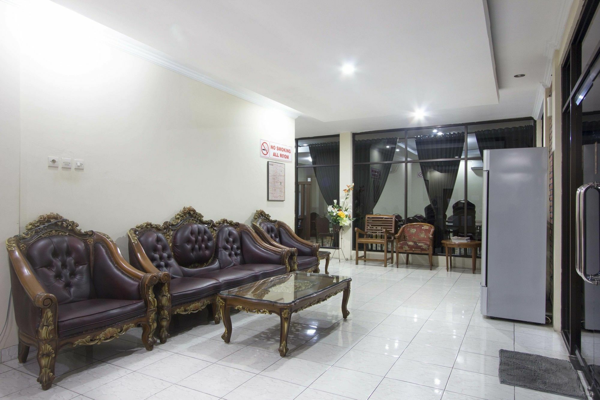 Reddoorz Plus Near Stadion Mandala Krida Yogyakarta Exterior photo